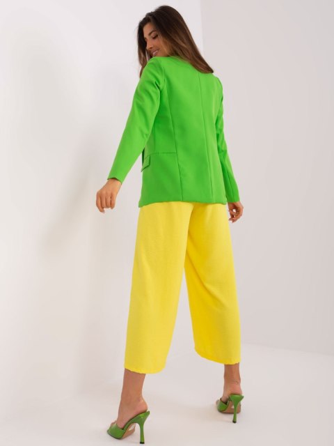 Elegancka marynarka z kwiatem KOLORY Elegancka marynarka z kwiatem KOLORY