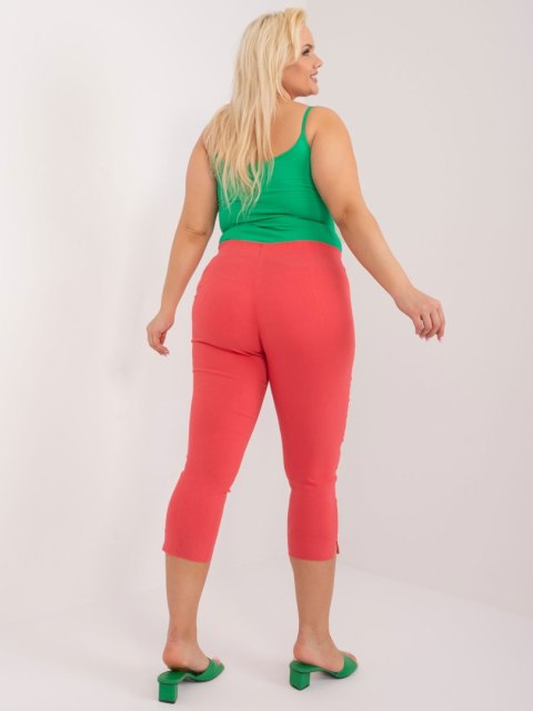 Koralowe spodnie 3/4 plus size bez zapięcia Koralowe spodnie 3/4 plus size bez zapięcia