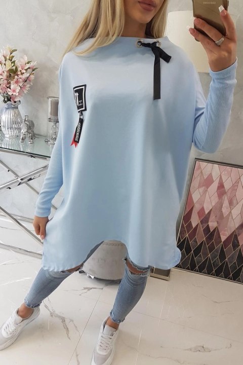 Bluza oversize z asymetrycznymi bokami błękitna Bluza oversize z asymetrycznymi bokami błękitna