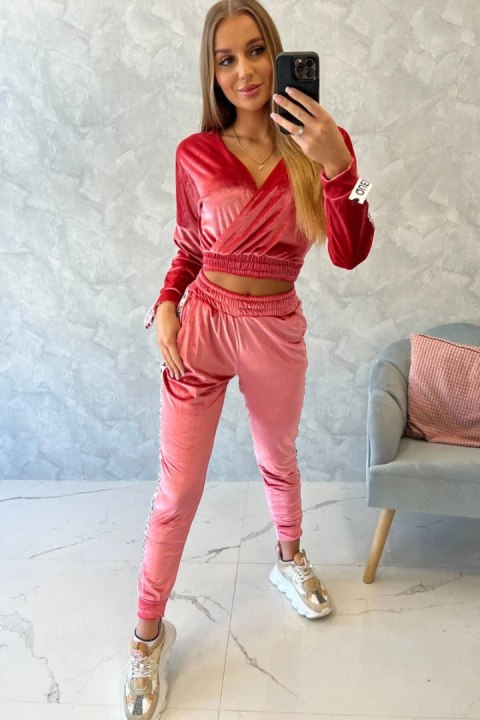Komplet welurowy z napisem Queen malinowy Komplet welurowy z napisem Queen malinowy