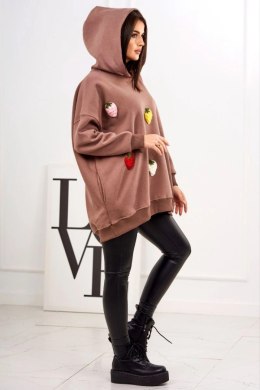 Bluza ocieplana z motywem truskawek mocca