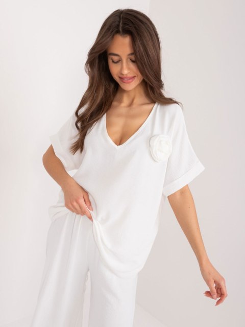 Bluzka z różą oversize z krótkim rękawem Bluzka z różą oversize z krótkim rękawem