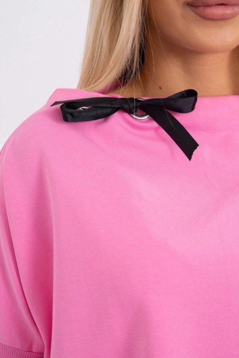 Bluza oversize z asymetrycznymi bokami jasno różowa Bluza oversize z asymetrycznymi bokami jasno różowa