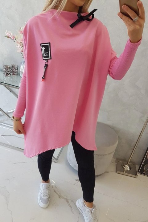 Bluza oversize z asymetrycznymi bokami jasno różowa Bluza oversize z asymetrycznymi bokami jasno różowa