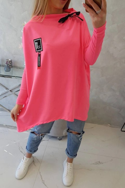 Bluza oversize z asymetrycznymi bokami różowy neon Bluza oversize z asymetrycznymi bokami różowy neon