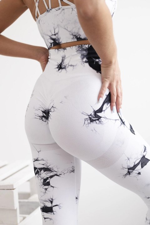 Komplet fitness top + legginsy push up biały Komplet fitness top + legginsy push up biały