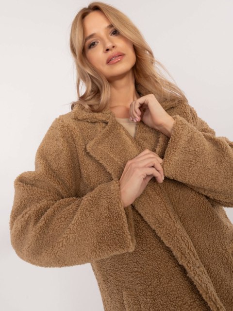 Camelowy zimowy płaszcz typu teddy Camelowy zimowy płaszcz typu teddy