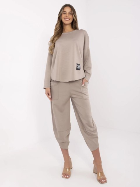 Dwuczęściowy komplet z bluzą oversize Dwuczęściowy komplet z bluzą oversize