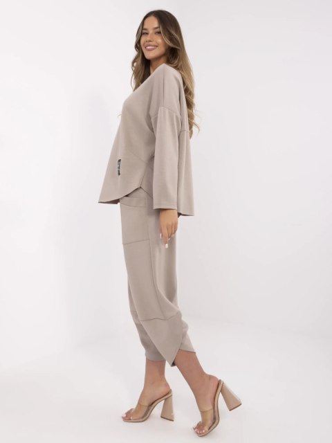 Dwuczęściowy komplet z bluzą oversize Dwuczęściowy komplet z bluzą oversize
