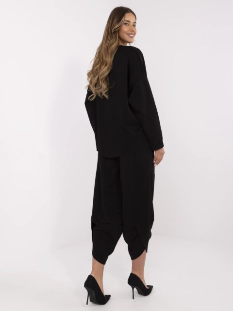 Dwuczęściowy komplet z bluzą oversize Dwuczęściowy komplet z bluzą oversize