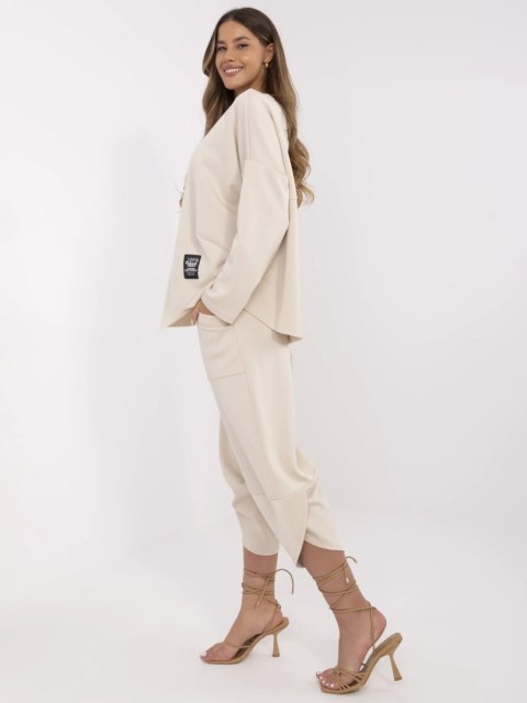 Dwuczęściowy komplet z bluzą oversize Dwuczęściowy komplet z bluzą oversize