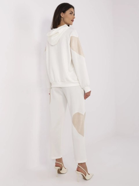 Komplet z bluzą oversize z sercami Komplet z bluzą oversize z sercami
