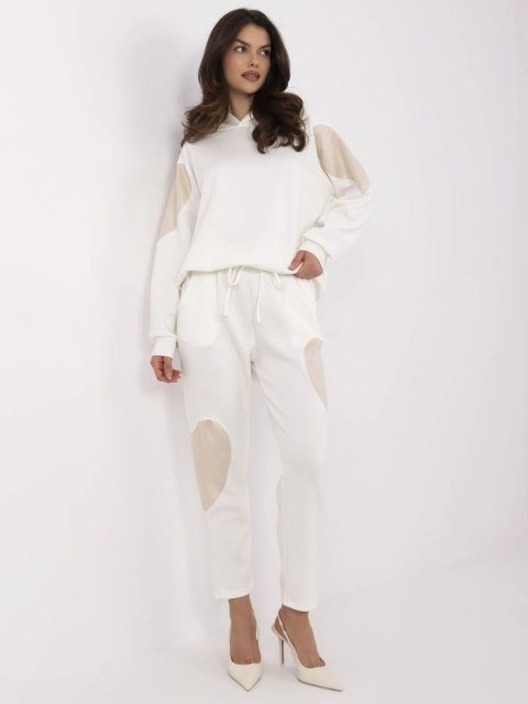 Komplet z bluzą oversize z sercami Komplet z bluzą oversize z sercami