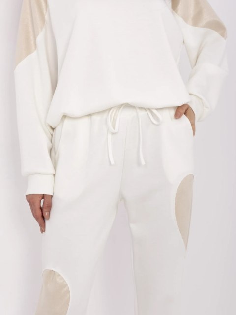 Komplet z bluzą oversize z sercami Komplet z bluzą oversize z sercami