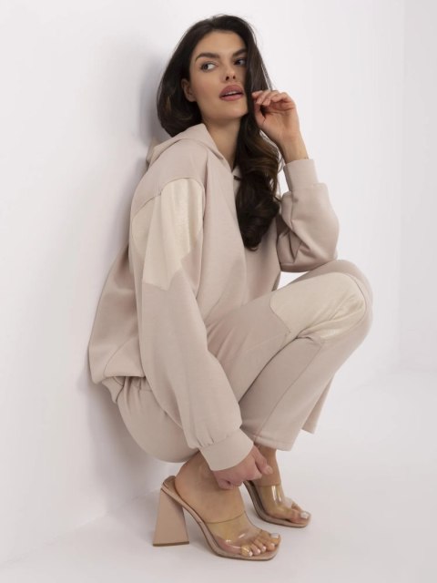 Komplet z bluzą oversize z sercami Komplet z bluzą oversize z sercami