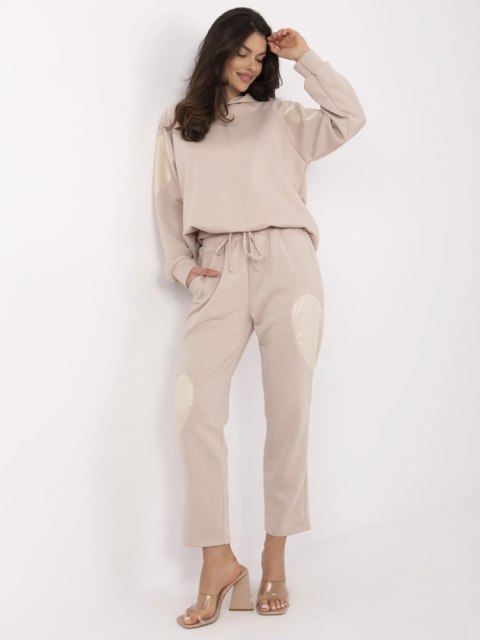Komplet z bluzą oversize z sercami Komplet z bluzą oversize z sercami