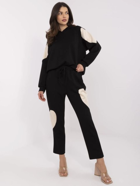 Komplet z bluzą oversize z sercami Komplet z bluzą oversize z sercami