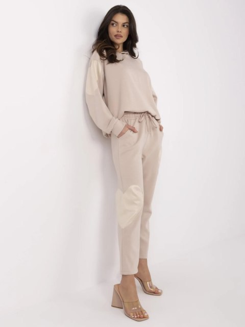 Komplet z bluzą oversize z sercami Komplet z bluzą oversize z sercami