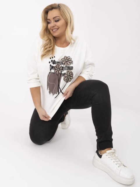 Bluzka plus size z wyhaftowanymi kwiatami Bluzka plus size z wyhaftowanymi kwiatami