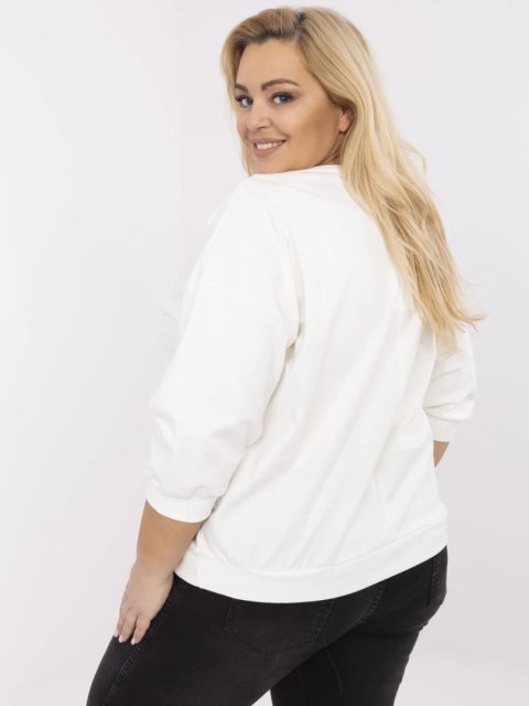 Bluzka plus size z wyhaftowanymi kwiatami Bluzka plus size z wyhaftowanymi kwiatami