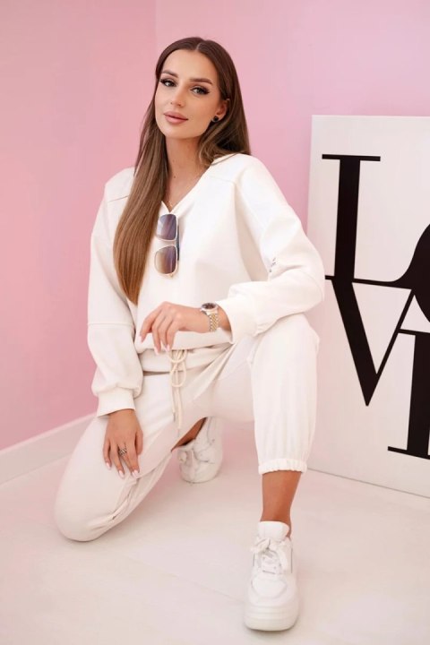 Komplet bluza + spodnie masełko jasny beżowy Komplet bluza + spodnie masełko jasny beżowy