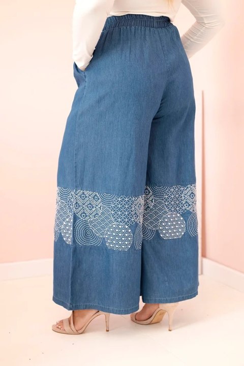 Spodnie damskie Plus Size z szeroką nogawką i haftem etnicznym jeansowe Spodnie damskie Plus Size z szeroką nogawką i haftem etnicznym jeansowe
