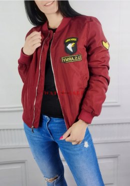 Kurtka bomber militarne naszywki bordo