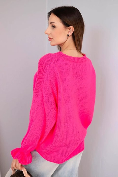 Sweter damski z dodatkiem moheru i wełny o luźnym fasonie różowy neon