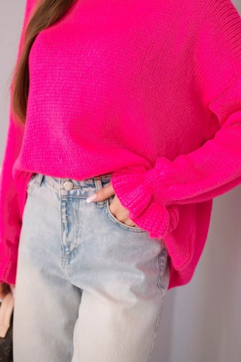 Sweter damski z dodatkiem moheru i wełny o luźnym fasonie różowy neon