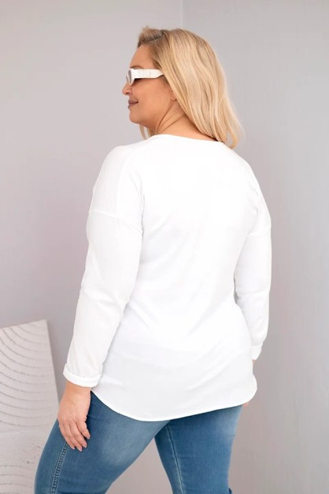 Bluzka damska Plus Size przecierana z dekoltem V i dłuższym tyłem biała