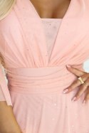 654-4 Długa połyskująca sukienka plus size z dekoltem i transparentnym rękawkiem - brzoskwiniowa