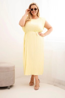 Sukienka damska Plus Size wiskozowa plisowana z wiązaniem żółta