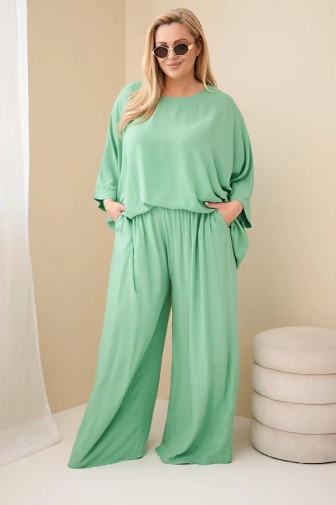 Komplet damski Plus Size wiskozowy z szerokimi spodniami i bluzką zielony