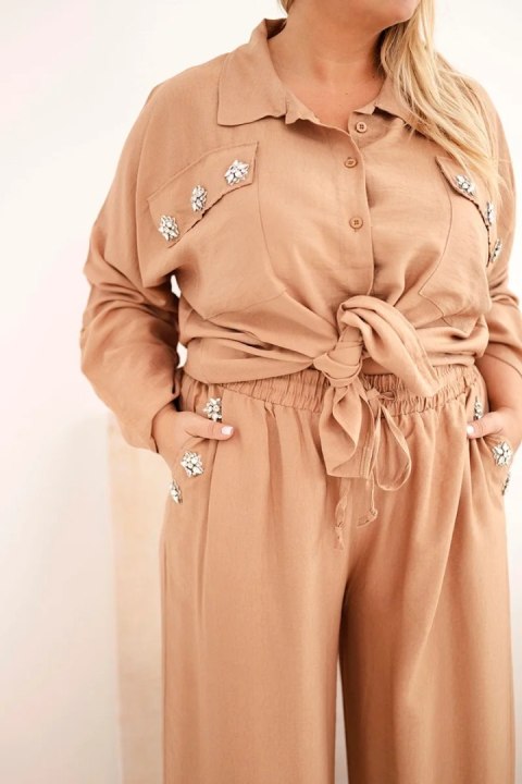 Komplet damski Plus Size z koszulą i szerokimi spodniami camelowy