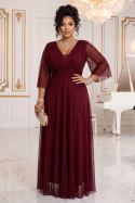 654-6 Długa połyskująca sukienka plus size z dekoltem i transparentnym rękawkiem - bordowa