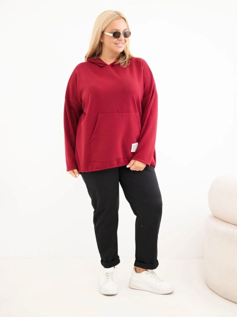 Bluza damska Plus Size masełko z kapturem i kieszenią kangurką bordowa