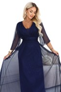 654-7 Długa połyskująca sukienka plus size z dekoltem i transparentnym rękawkiem - granatowa