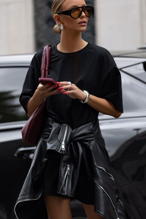 Czarna t-shirtowa sukienka oversize SELLA