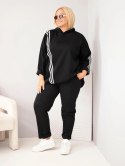 Bluza damska Plus Size wiskozowa z kapturem i ozdobnymi paskami czarna