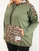 Bluza damska Plus Size wiskozowa z kapturem i wstawkami w panterkę khaki