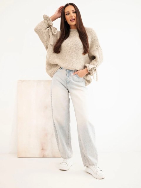 Sweter damski oversize z wiązaniami przy rękawach ciemny beżowy