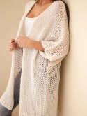 Sweter damski oversize o luźnym splocie bez zapięcia beżowy