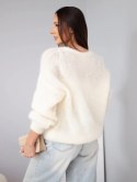 Sweter damski w 80% z kid moheru zapinany na guziki o luźnym kroju ecru
