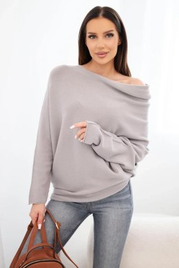 Sweter damski wiskozowy asymetryczny typu nietoperz cappucino