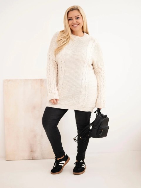 Sweter damski Plus Size z warkoczowym wzorem beżowy