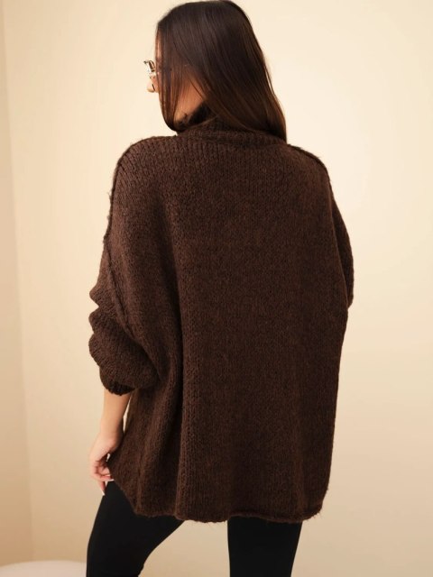 Sweter damski oversize z dodatkiem wełny z golfem i szerokimi rękawami brązowy