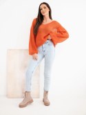 Sweter damski w 70% z kid moheru z dekoltem V o luźnym fasonie rudy