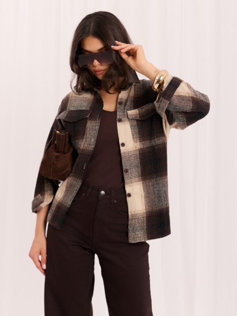 Brązowa flanelowa koszula oversize w kratę