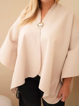 Narzutka damska ponczo Plus Size z broszką beżowa