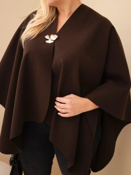 Narzutka damska ponczo Plus Size z broszką brązowa